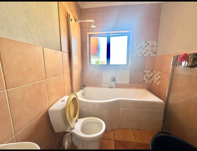 3 BEDROOM TOWNHOUSE FOR SALE IN ANNADALE